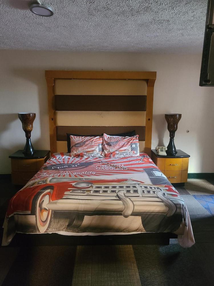 Route 66 Hotel, Southern View, Illinois